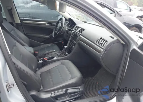 2017 Volkswagen Passat 1.8T Se из США, поврежденный, VIN 1VWGT7A35HC063853